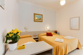  Hotel Nevia  Червиа